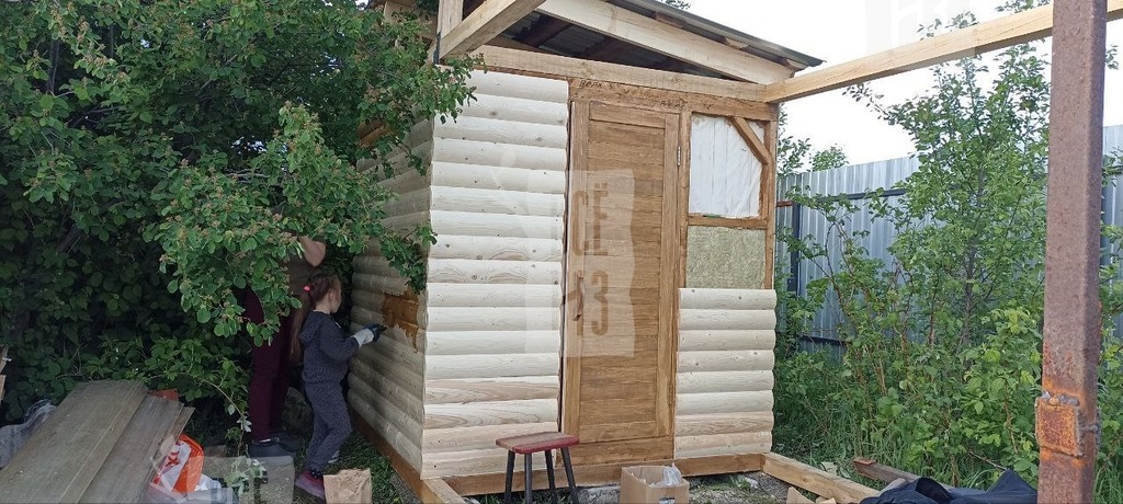 Фото практичной идеи наружной отделки быстровозводимой бани: выбор материалов, схема монтажа обрешетки и обшивки для защиты и красоты